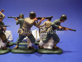 Солдатики 1/32 Britains Американская пехота 12 шт.