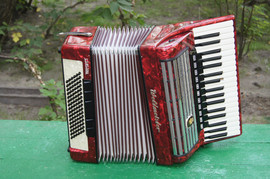 ПолныeаккордеоныContasina иWeltmeister Consona