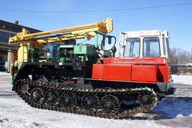 Бурильно-крановая машина БМ-205Д (ямобур) на базе МТЗ-82