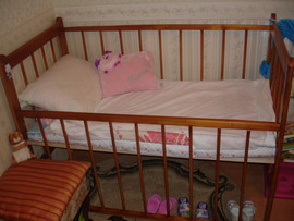 детская кроватка и матрасик 2