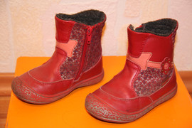Сапоги для девочки весенне-осенние.