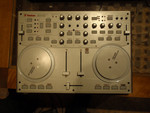 Продаю DJ миди-контроллер Vestax VCI-100. Омск.
