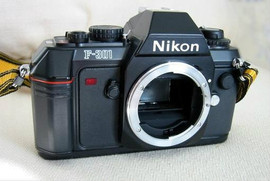 Великолепный плёночный аппарат Nikon F-301 body