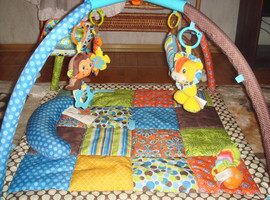 Продаю развивающий коврик 900руб.