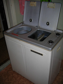 Продаю стиральную машину