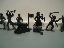 Солдатики 1/32 BUM и Marx 6 Пиратов 6 поз Пушка 5