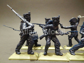 Солдатики 1/32 DSG Пешие французы 12 Не окрашены 5