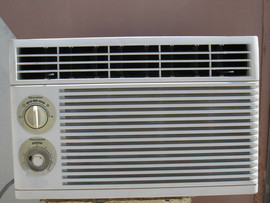 Продаю оконный кондиционер LG в хорошем состоянии недорого