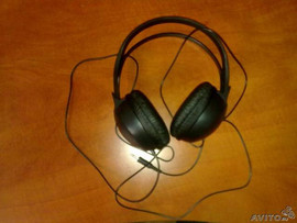 Продаю наушники Philips SHP1900