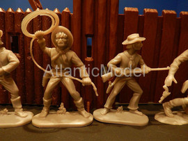 Солдатики 1/32 Hofler Индейцы ковбои солдат серый