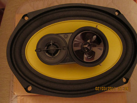 продам срочно сабвуфер+колонки для машины 3