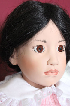 Коллекционная вениловая кукла Mai Ling от Hildegard Gunzel.