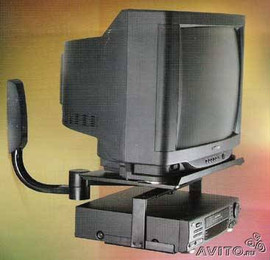 Кронштейн для телевизора с подставкой под видео