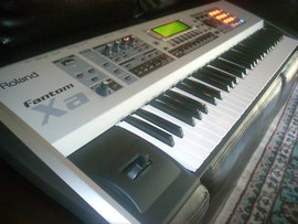 Roland Fantom XA синтезатор-семплерная рабочая станция