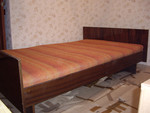 Отменный лаковый спальный гарнитур для уютного дома или дачи