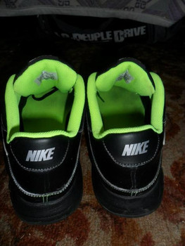 ПРОДАМ КРОССОВКИ "NIKE" 4