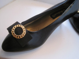 Чёрные туфли на невысоком каблуке стелька 24 см