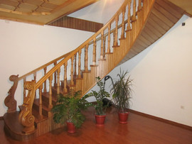 Лестницы из дерева в Одинцово: дуб, ясень, бук,лиственница,сосна