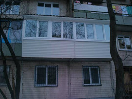 Демонтаж старого остекления и отделки;