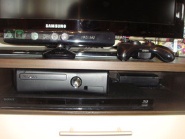 Продам «Xbox 360-4gb+kinect»