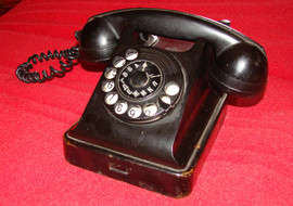 Антикварный телефон 1939 года