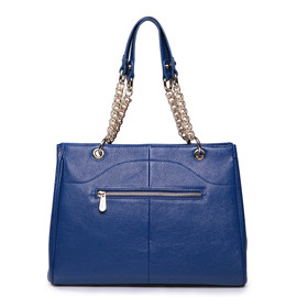 Самая близкая и верная подруга женщины это её сумочка. 3