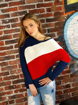 Свитер в полоску