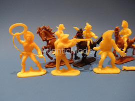 Солдатики 1/32 Hofler Ковбои Желтый цвет 7 фигур в 7 поз №6 3