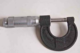 ПРОДАЮ МИКРОМЕТР НОВЫЙ С ЦЕНОЙ ДЕЛЕНИЯ 0,01мм. ЦЕНА 890 РУБЛЕЙ.