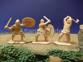 Солдатики 1/32 CONTE Викинги 3 шт Второй комплект 2