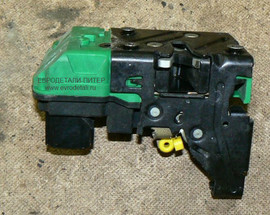 Замок двери передней правой 8650551 Volvo S60 3