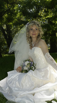 Продаю свадебное платье очень красивое от салона "Каролина"