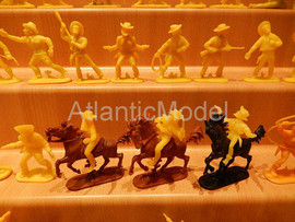 Солдатики 1/32 Hofler Ковбои Четвертый Желтый 28 8