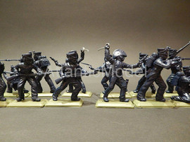 Солдатики 1/32 DSG Пешие французы 12 Не окрашены 4