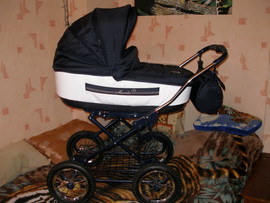 Продаю детскую коляску Roan Marita 2a-в одном