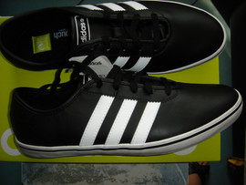 Бутсы и кроссовки adidas новые 5