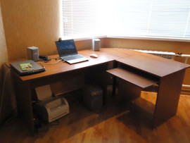 Письменный стол