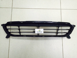 Решетка радиатора нижняя Хендай Солярис дорестайл