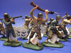 Солдатики 1/32 Britains Американская пехота 12 шт. 9