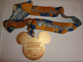 Медаль за участие в "Walt Disney World Marathon"-7 января 2001г. 2