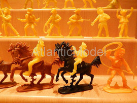 Солдатики 1/32 Hofler Ковбои Четвертый Желтый 28 7