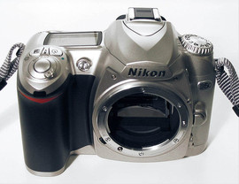 ЗЕРКАЛЬНЫЙ ФОТОАППАРАТ NIKON D50 BODY SILVER