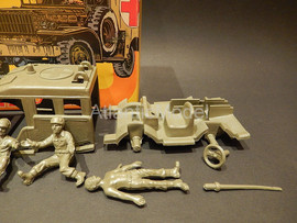 Солдатики 1/32 Atlantic Медицинский джип США 9