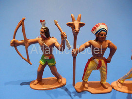 Солдатики 1/32 ??? Индейцы пешие 8 фигур в 8 позах