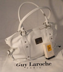 Стильная белая сумка от GUY LAROCHE (Франция)