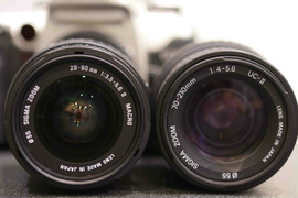 Продаю пленочный зеркальный Canon EOS 55 c объективами Sigma 2