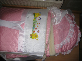 конверт на овчине на выписку и 8предм все новое.