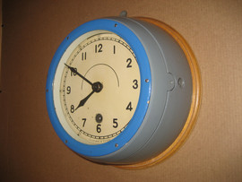 Часы корабельные