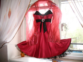 продаю платье нарядное (выпускное, вечернее)