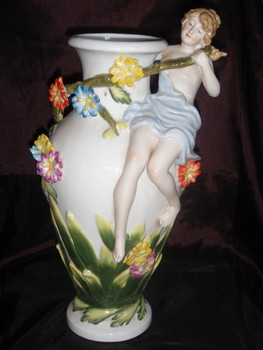 Антикварная ваза.